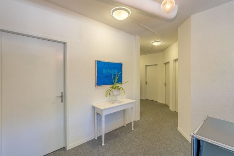 Büro-Praxis-Geschäfts-Räumlichkeiten (4 Räume+WC) ca. 97m2 im EG - 10