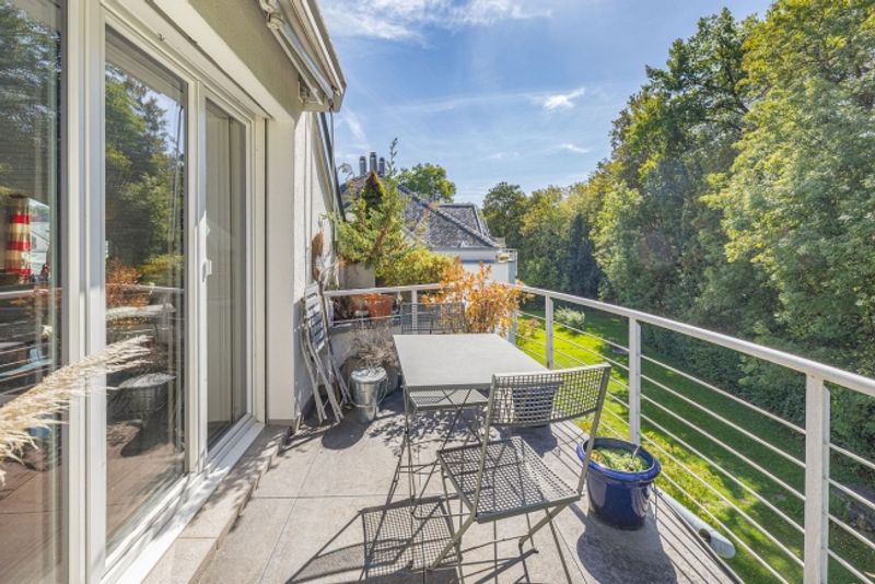 Grüner Ausblick und urbaner Komfort in Uster - 11