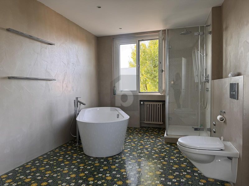 ELEGANT, AN BEGEHRTER LAGE UND MIT GARTEN - 4