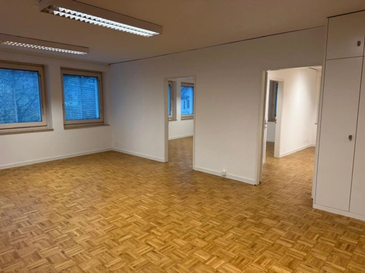 Helle 5-Zimmer-Bürofläche mit 140 m² im Zentrum von Winterthur - 1