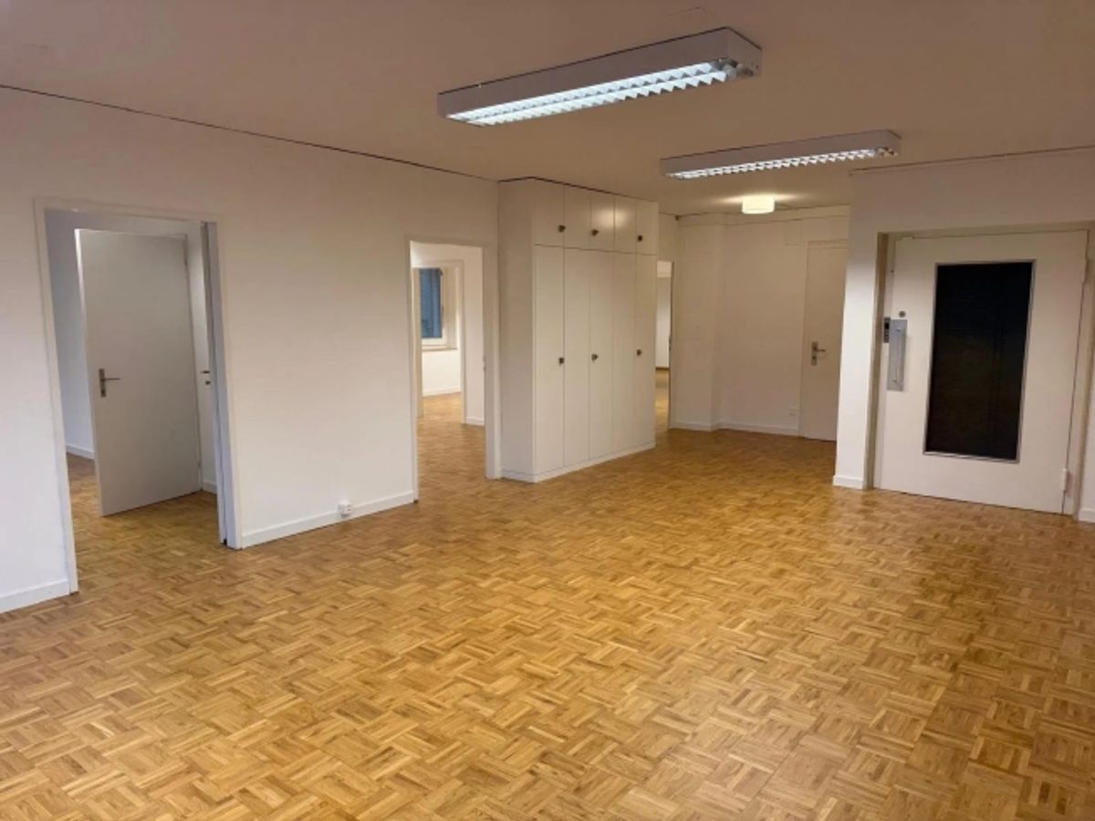 Helle 5-Zimmer-Bürofläche mit 140 m² im Zentrum von Winterthur - 2