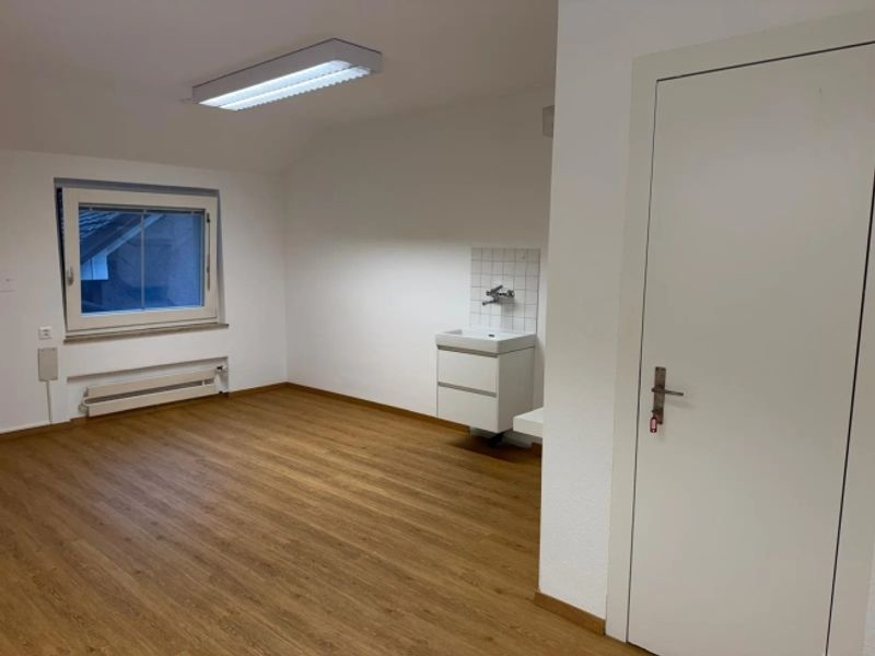 Helle 5-Zimmer-Bürofläche mit 140 m² im Zentrum von Winterthur - 12