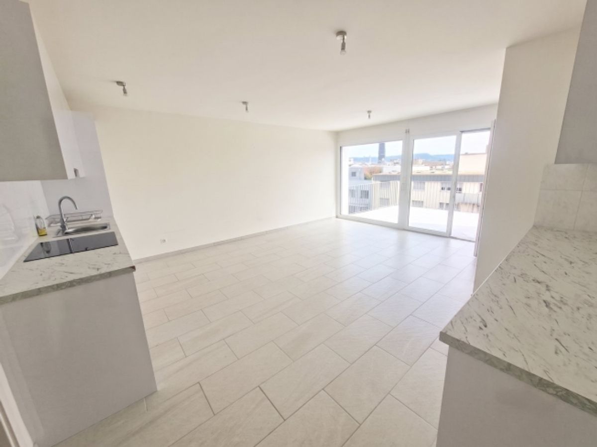 Geräumige 4.5-Zimmer Attikawohnung mit Aussicht in Basel zur Miete - 2