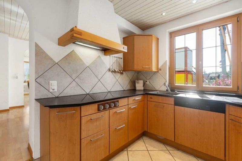 6.5-Zimmer-Einfamilienhaus mit Wintergarten in Grafstal - 2