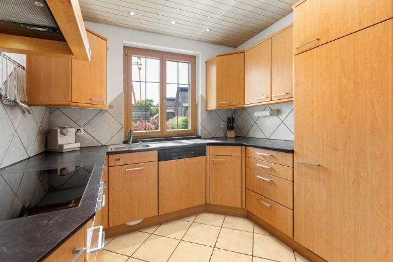 6.5-Zimmer-Einfamilienhaus mit Wintergarten in Grafstal - 3