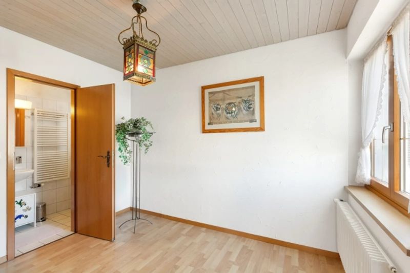 6.5-Zimmer-Einfamilienhaus mit Wintergarten in Grafstal - 10