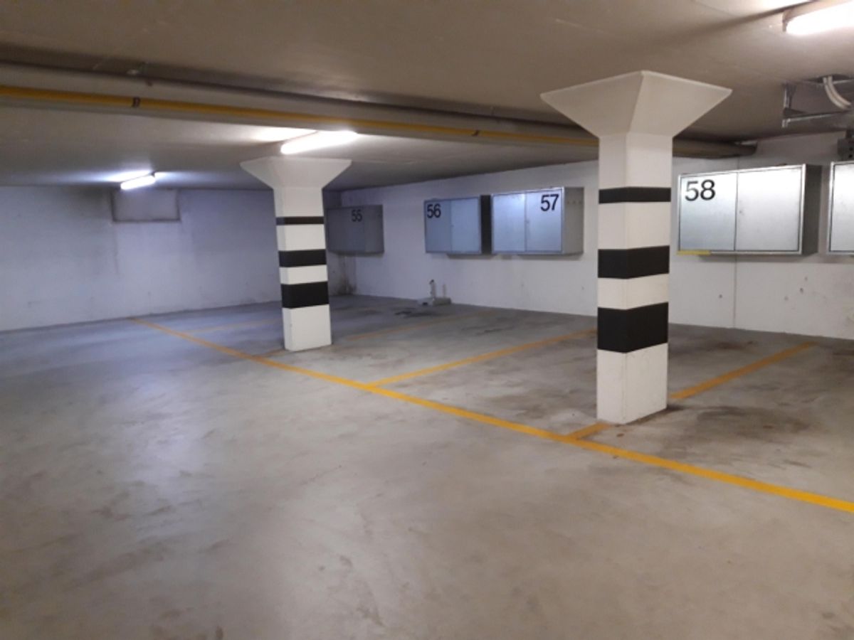 Sichern Sie sich Ihren Motorrradparkplatz in Schwerzenbach - 0