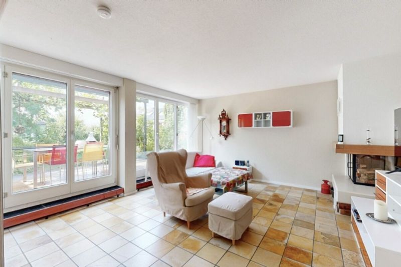 6.5-Zimmer-Eck-Einfamilienhaus mit grosszügigem Garten an familienfreundlicher Lage - 6