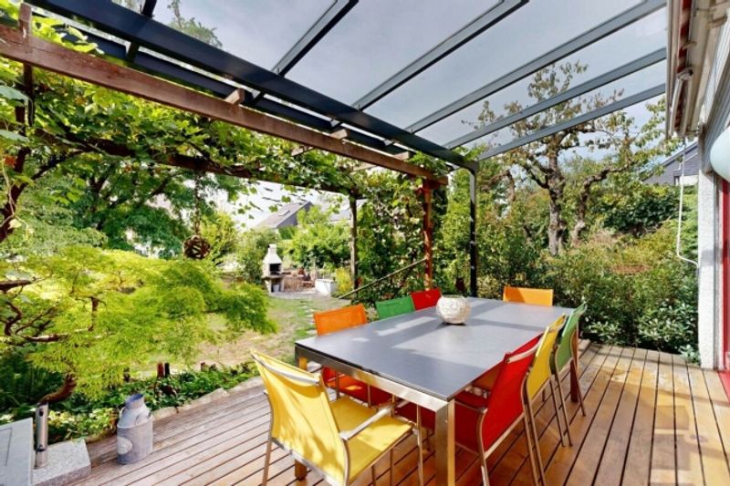 6.5-Zimmer-Eck-Einfamilienhaus mit grosszügigem Garten an familienfreundlicher Lage - 10