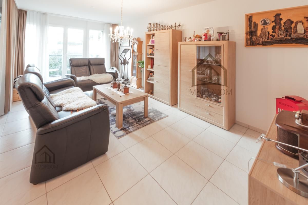 Helle 3.5-Zimmer-Wohnung an zentraler Lage - 2