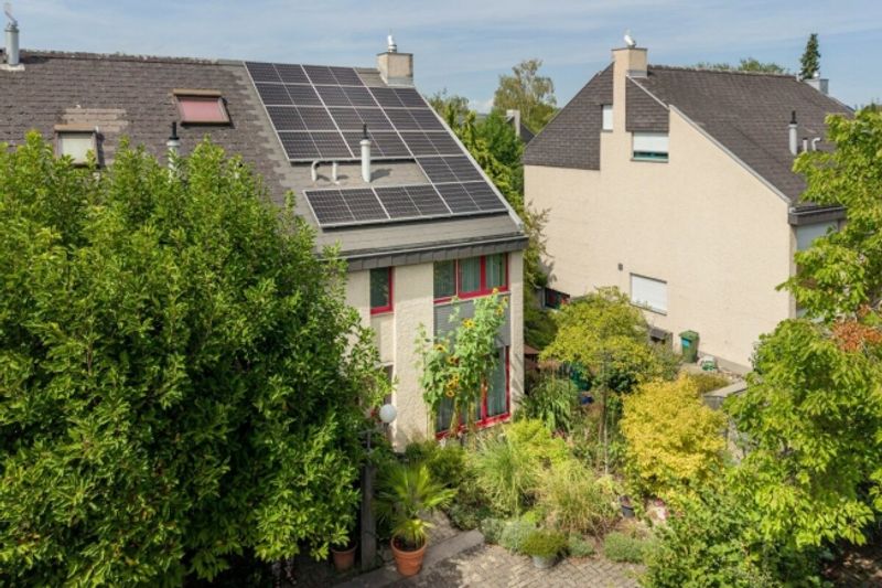 6.5-Zimmer-Eck-Einfamilienhaus mit grosszügigem Garten an familienfreundlicher Lage - 4
