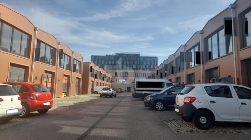 BOX/BUREAU EN DUPLEX AVEC PARKING - 1