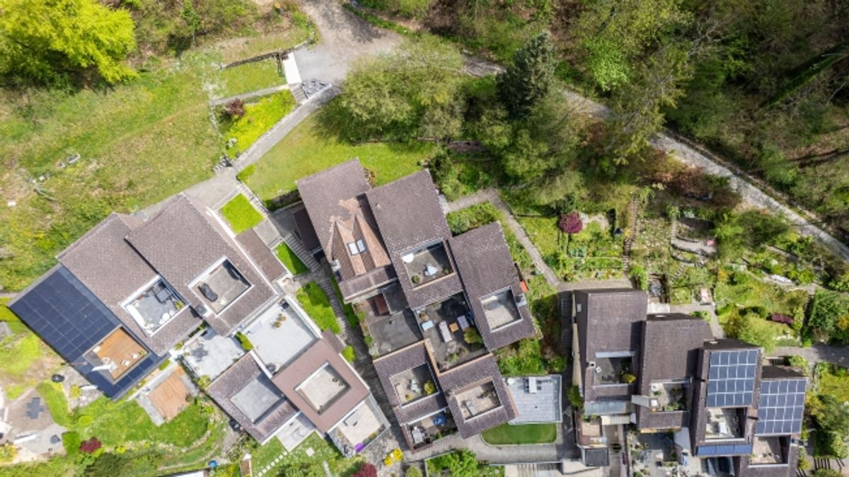 Zu verkaufen in Steffisburg 5.5-Zimmer Reihenhaus mit hoher Privatsphäre - 0