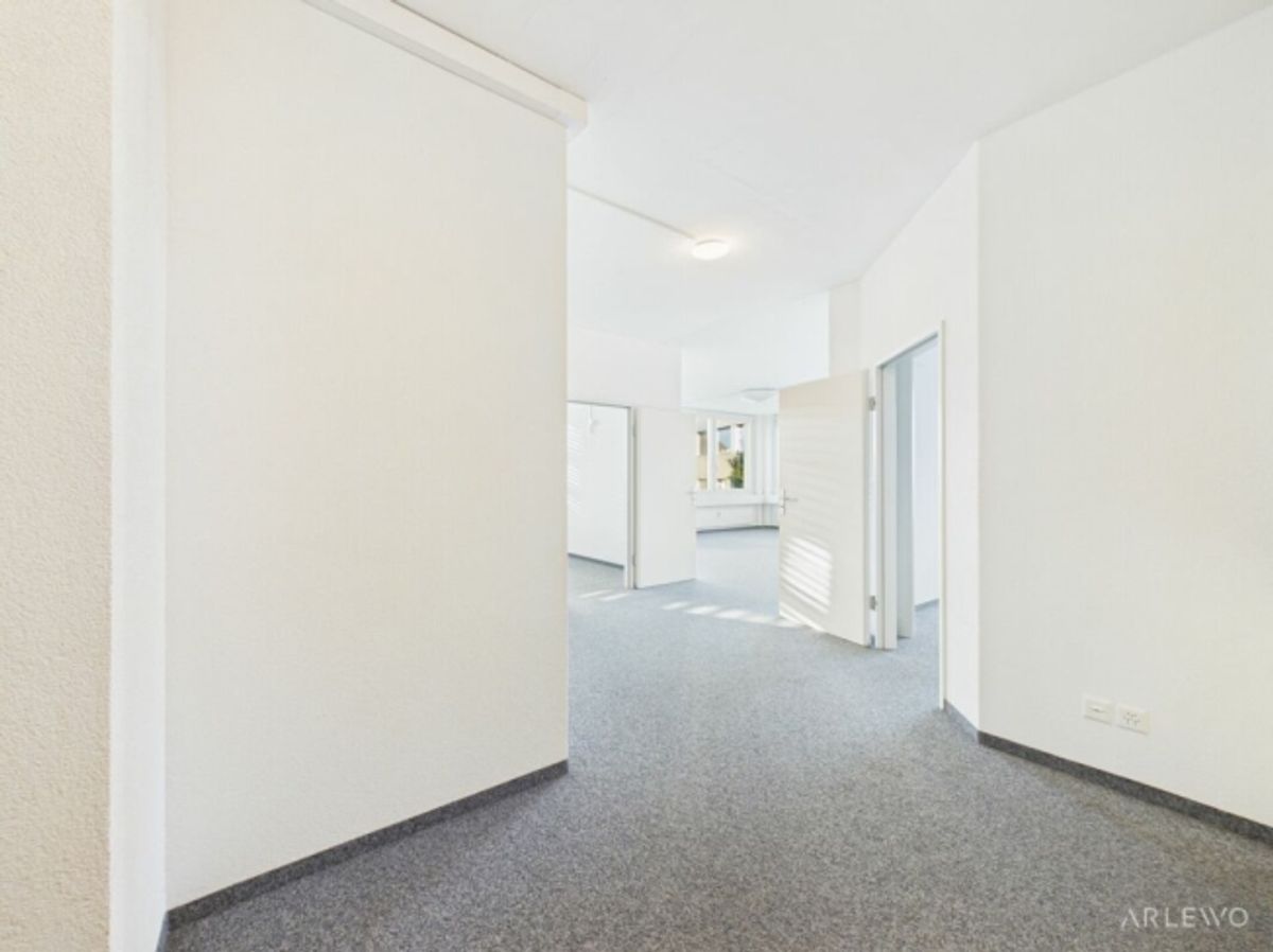 Praxis- und Büroräume in Hünenberg mit Raum für Ihre Dienstleistungen - 4