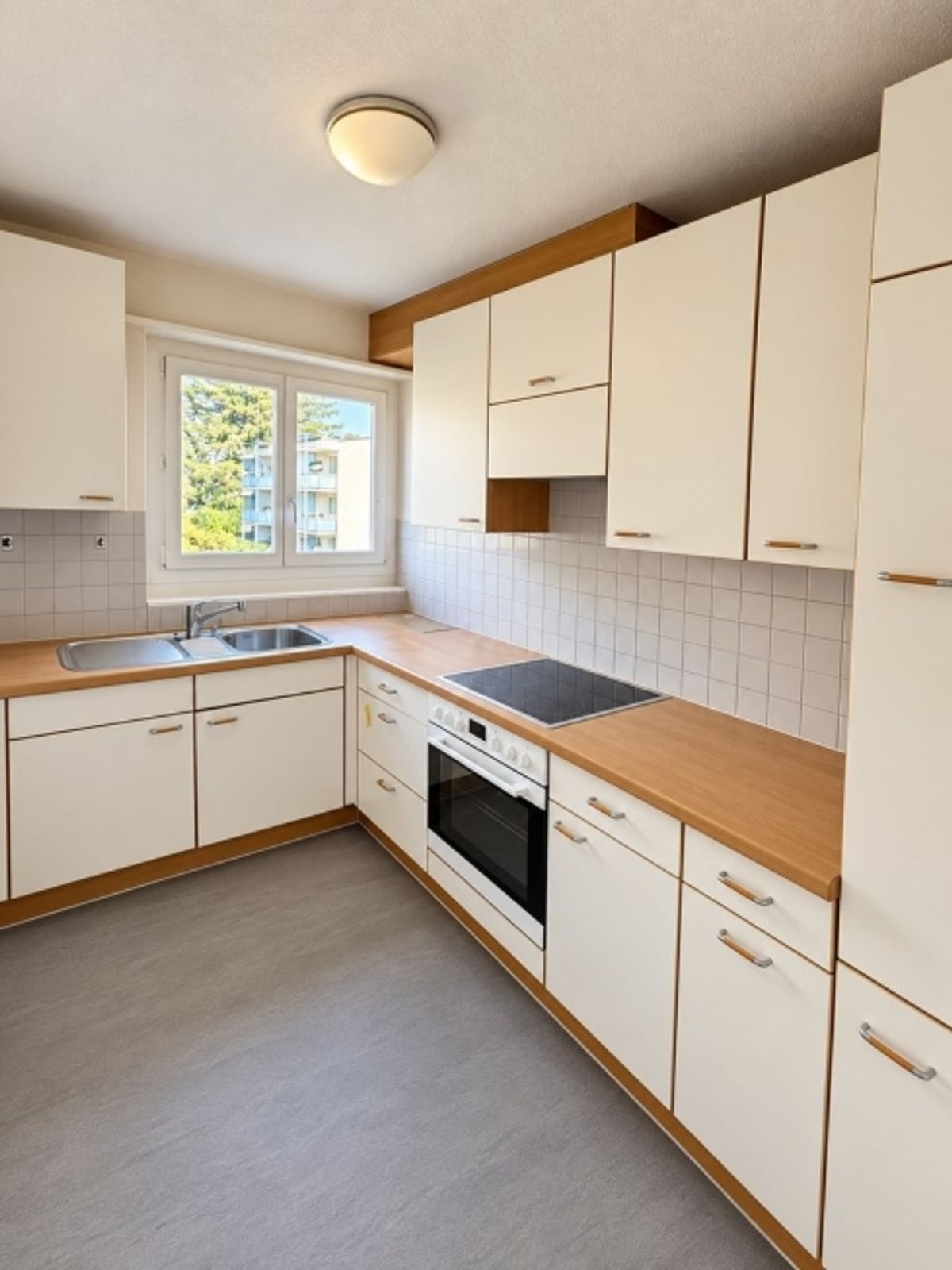 Helle 3 Zimmerwohnung in ruhiger Lage - 1