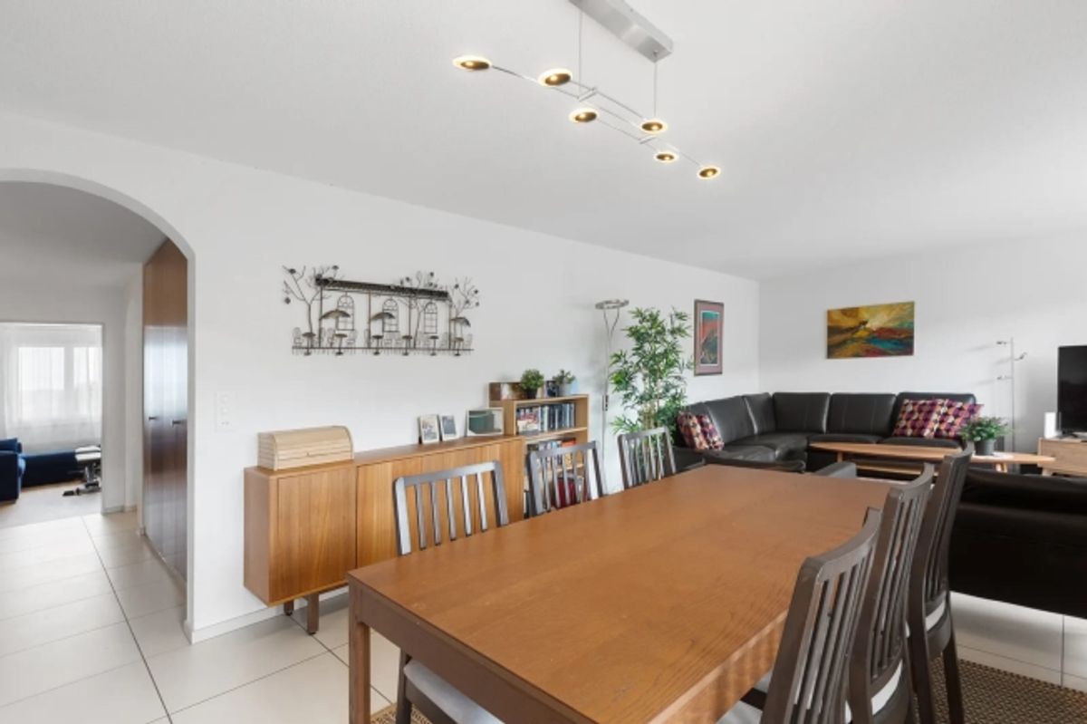 4.5-Zimmer-Wohnung mit Balkon und Schwedenofen in Oberuzwil - 3