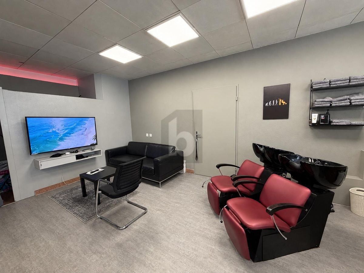 BESTE SICHTBARKEIT AN ZENTRALER LAGE - 3