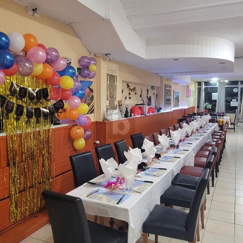 RESTAURANT DANS UN QUARTIER ANIME - 1