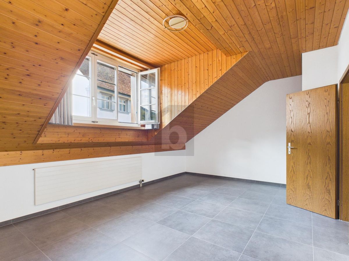 KÜRZLICH RENOVIERT MIT VIEL PLATZ AN IDYLISCHER LAGE - 4