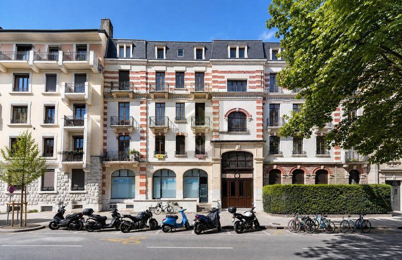 ATTIQUE AVEC BALCON À SERVETTE-CHARMILLES - 1