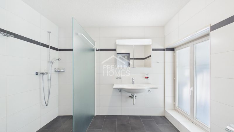 Modernes Zuhause mit viel Raum und Komfort - 8
