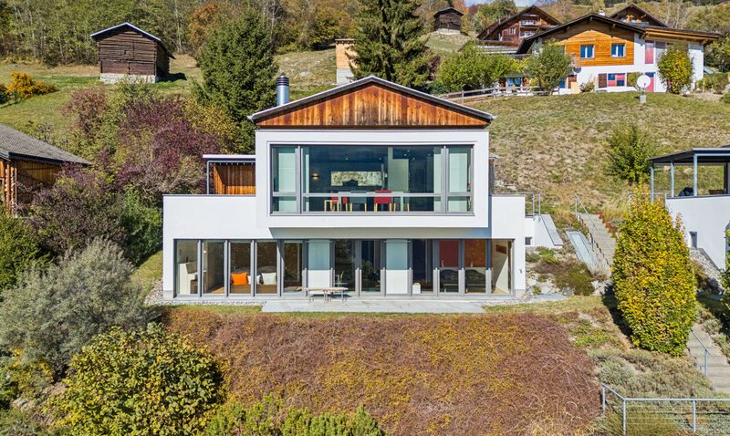 Zweitwohnsitz mit Panoramasicht: Architektenhaus in Andiast - 1