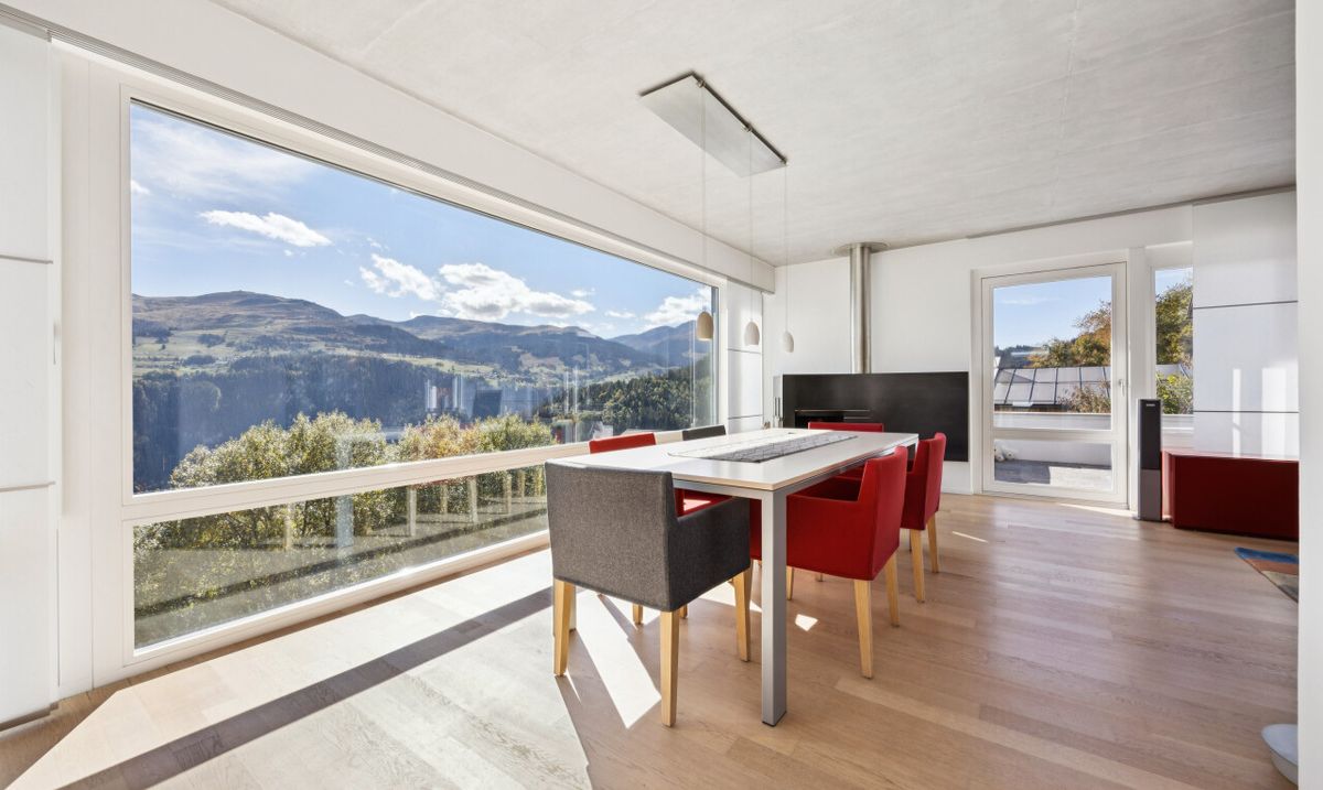 Zweitwohnsitz mit Panoramasicht: Architektenhaus in Andiast - 2