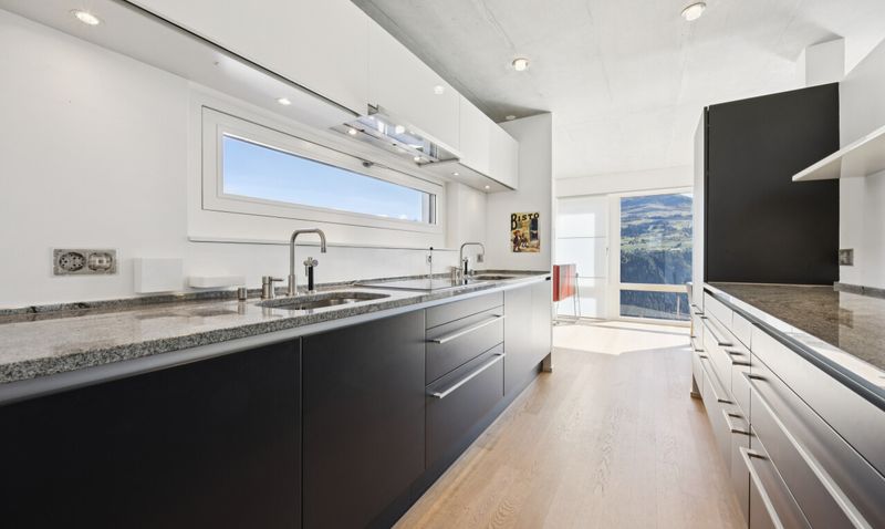 Zweitwohnsitz mit Panoramasicht: Architektenhaus in Andiast - 5