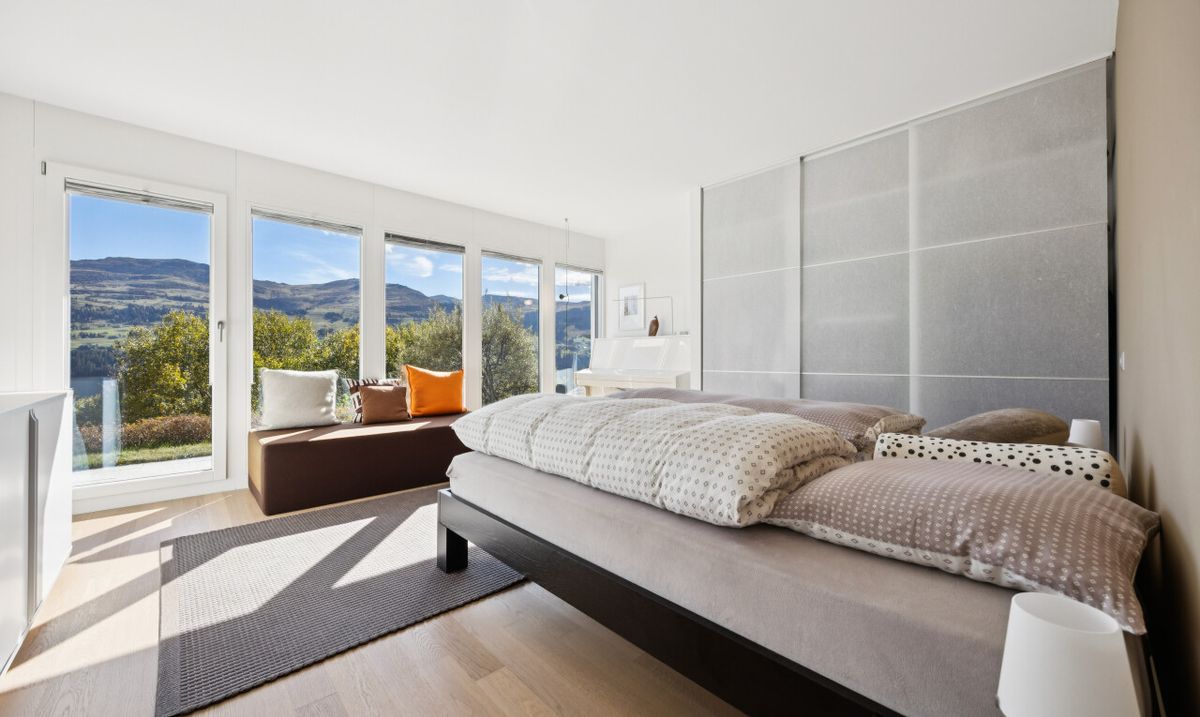 Zweitwohnsitz mit Panoramasicht: Architektenhaus in Andiast - 7