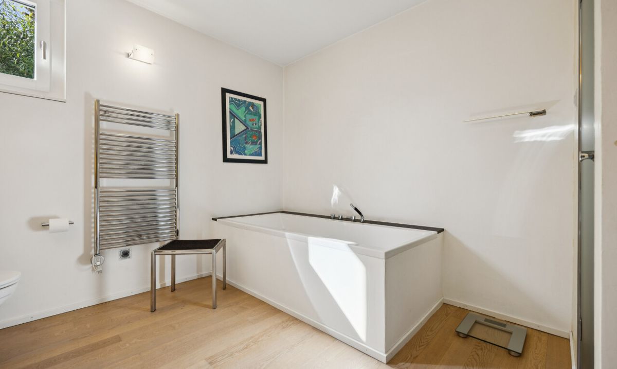 Zweitwohnsitz mit Panoramasicht: Architektenhaus in Andiast - 11