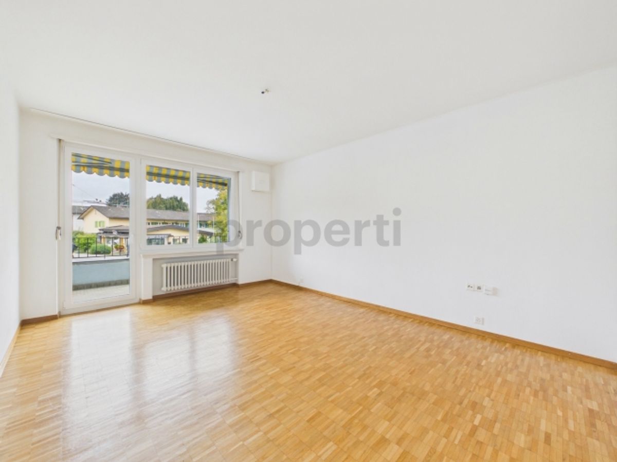 Grosszügige 30 m² Terrasse, Idyllischer Balkon & Familienfreundliche Lage - 6