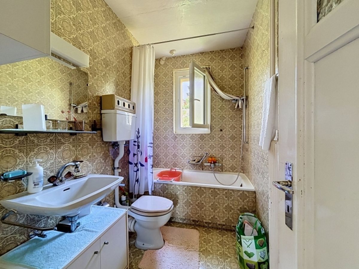 Gebäude · 11 Zimmer · Schwer - 5