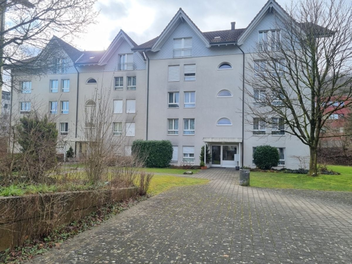 Grosse und zentralgelegene Wohnung in Kehrsatz - 0