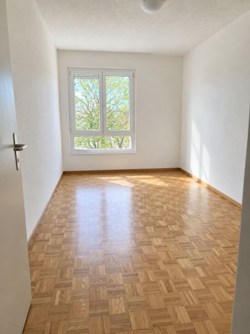 Grosse und zentralgelegene Wohnung in Kehrsatz - 2
