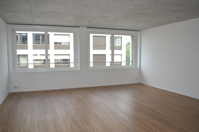 Moderne 2.5-ZWG mit riesiger gemeinsamer Dachterrasse - 4