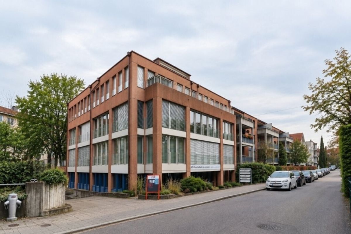 Frischsanierte 2.5-Zimmerwohnung in Stadtnähe - 0