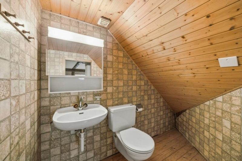 Charmantes 4-Zimmer-Reihenhaus (Flarz) mit grosszügigem Garten und Renovationspotential - 11