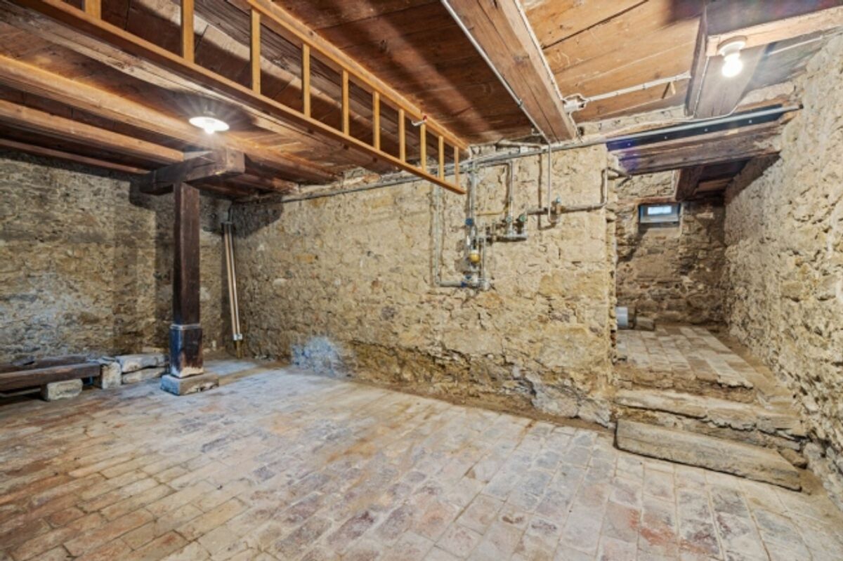 Charmantes 4-Zimmer-Reihenhaus (Flarz) mit grosszügigem Garten und Renovationspotential - 11