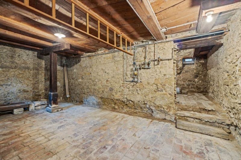 Charmantes 4-Zimmer-Reihenhaus (Flarz) mit grosszügigem Garten und Renovationspotential - 12