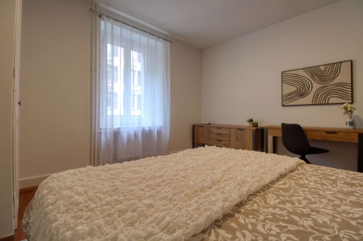 Connected Coliving Life in Lausanne's Sous-Gare District - 3