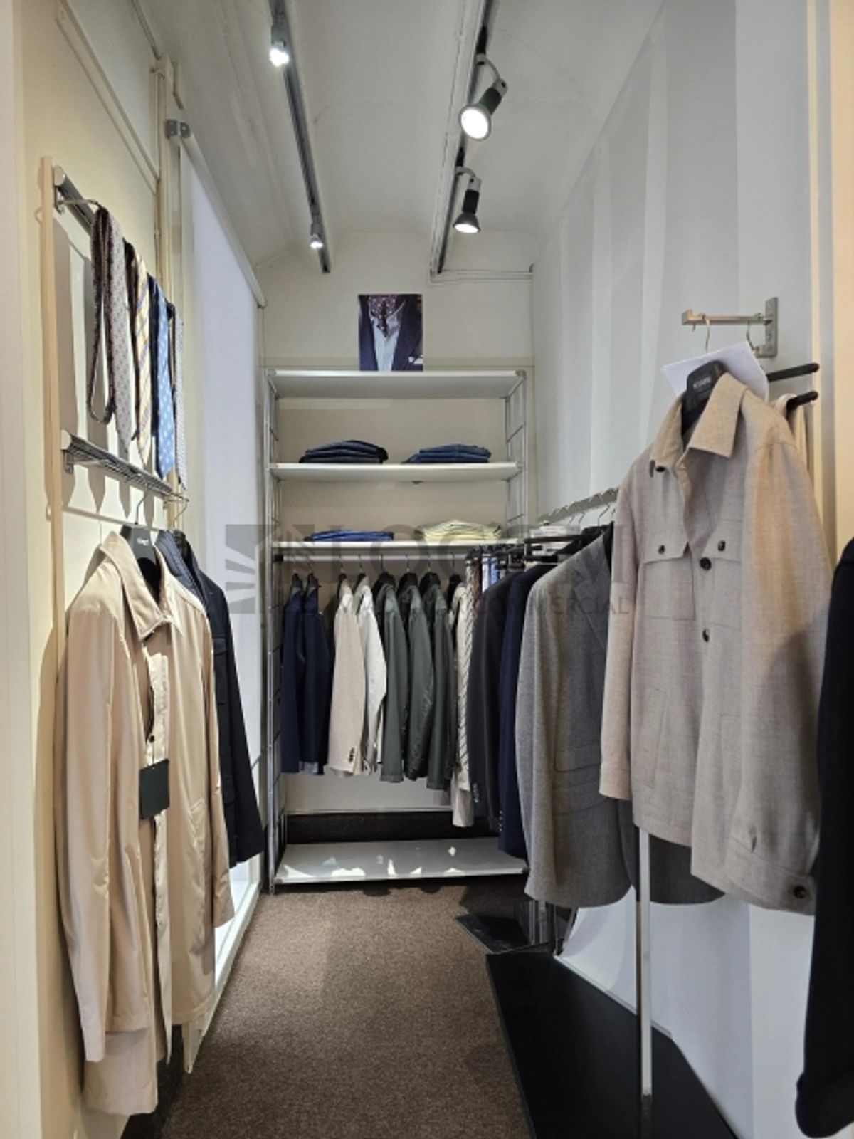 Schöne Arkade von 82 m² in der Rue de la Paix neben Hermès - 3