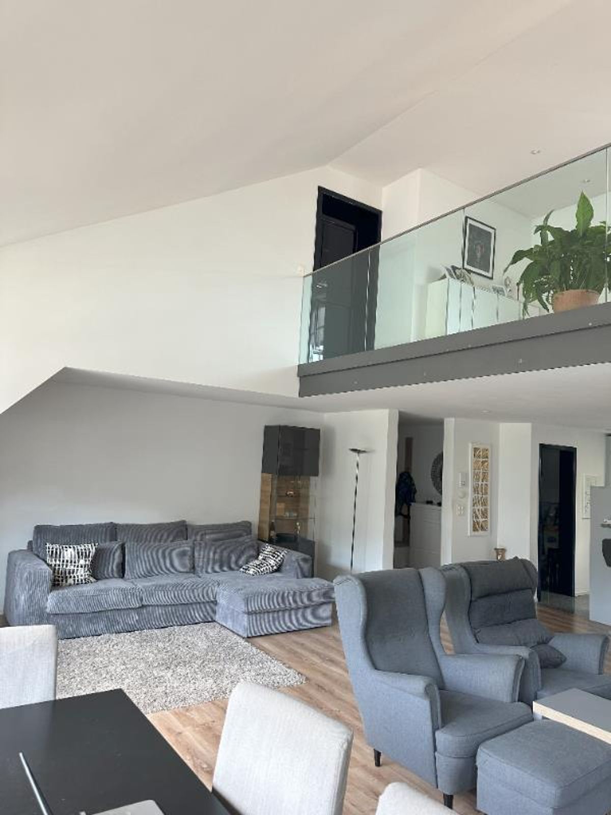 Möbl. WG-Zimmer - 2